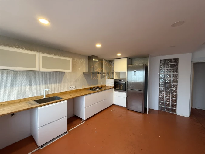 Apartamento T4 para Venda em Tavarede Foto 9