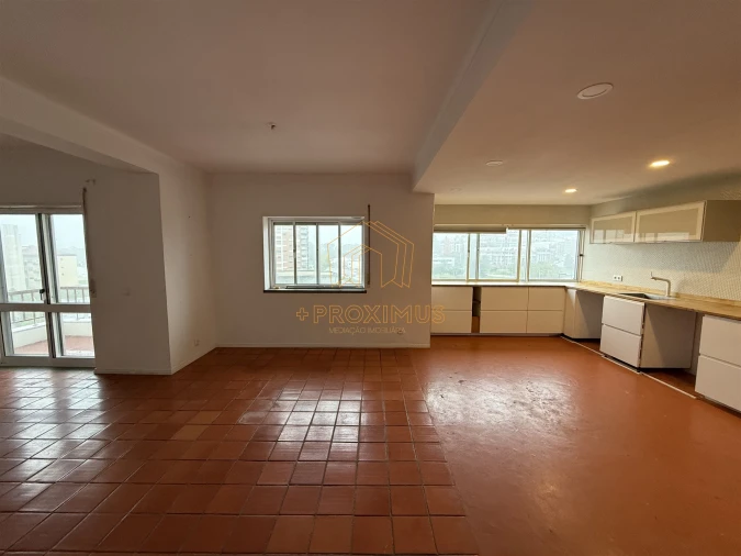 Apartamento T4 para Venda em Tavarede Foto 4