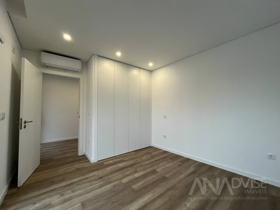 Apartamento T1 para Arrendamento em Rio de Loba Foto 4