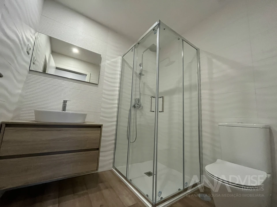 Apartamento T1 para Arrendamento em Rio de Loba Foto 6