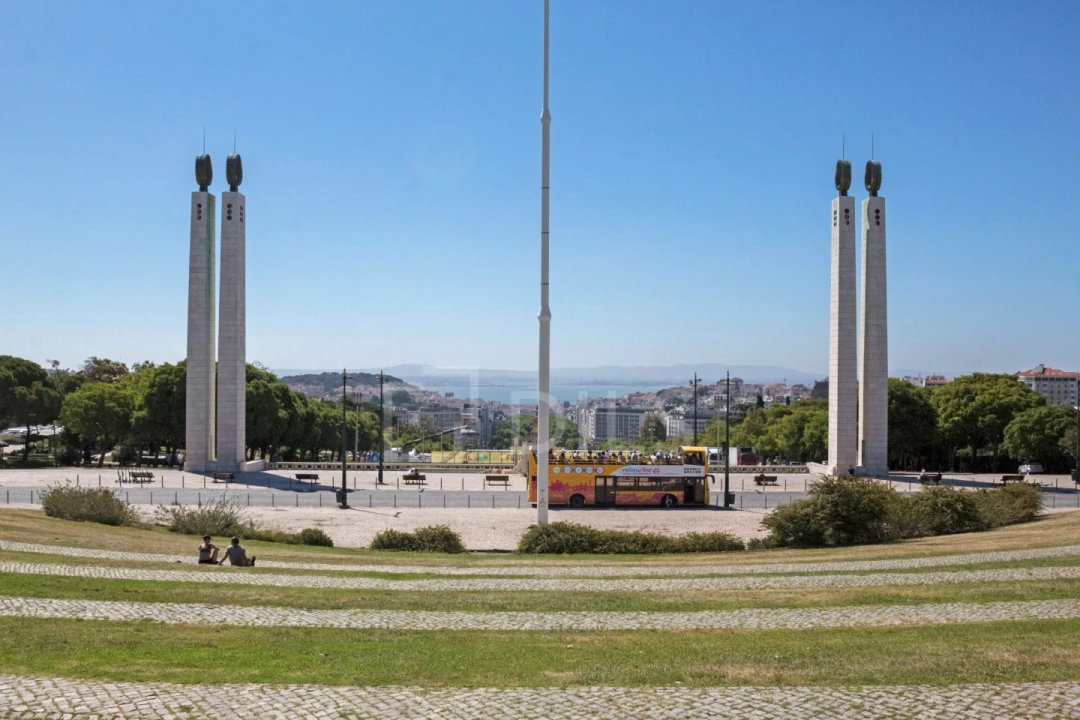 Apartamento T4 para Arrendamento em Avenidas Novas Foto 12