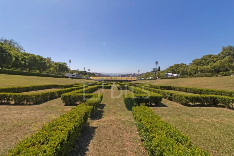 Apartamento T4 para Arrendamento em Avenidas Novas Foto 18