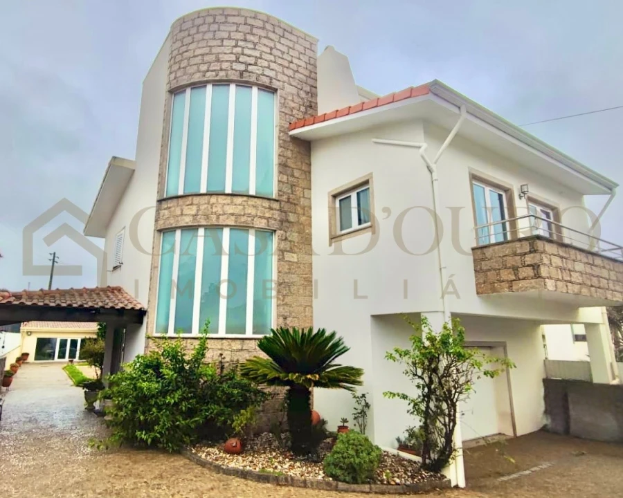 Moradia T5 para Venda em Sanguedo Foto 2