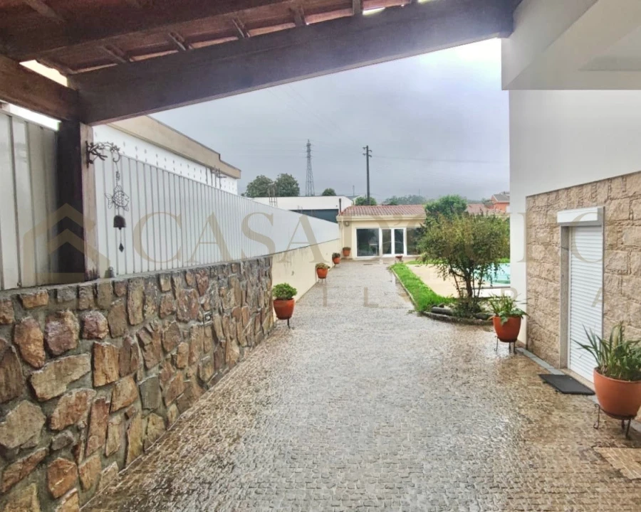 Moradia T5 para Venda em Sanguedo Foto 5