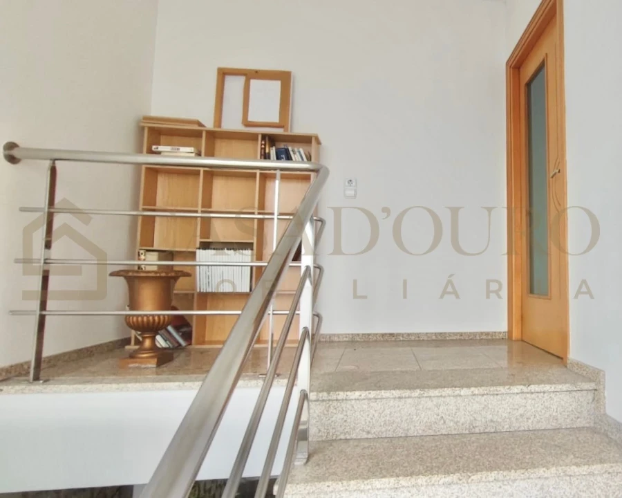 Moradia T5 para Venda em Sanguedo Foto 14