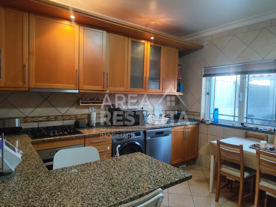 Moradia T3 para Venda em Quinta do Conde Foto 3