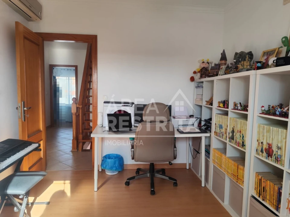 Moradia T3 para Venda em Quinta do Conde Foto 17