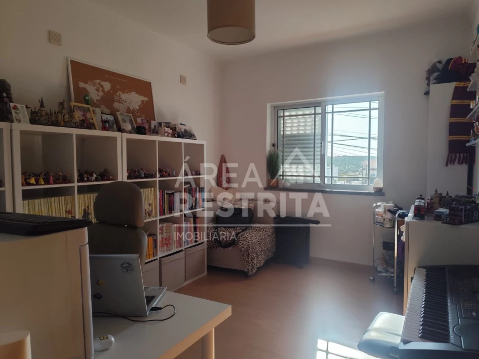 Moradia T3 para Venda em Quinta do Conde Foto 18