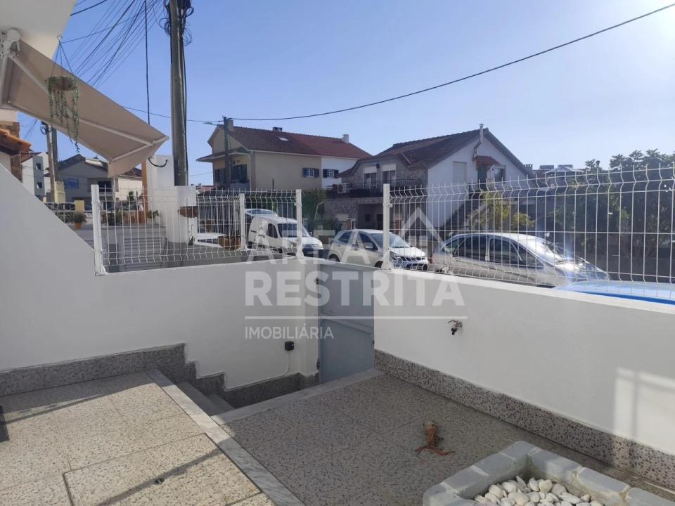 Moradia T3 para Venda em Quinta do Conde Foto 34