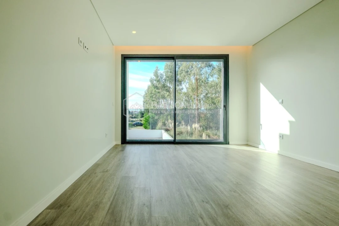 Moradia T4 para Venda em Anta e Guetim Foto 12