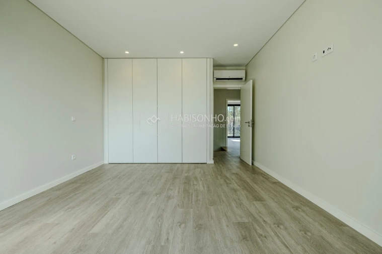 Moradia T4 para Venda em Anta e Guetim Foto 13