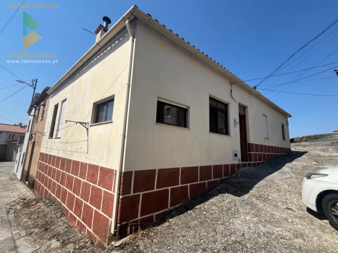 Moradia T3 para Venda em Meruge Foto 1