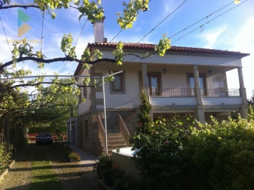 Moradia T5 para Venda em Lanheses