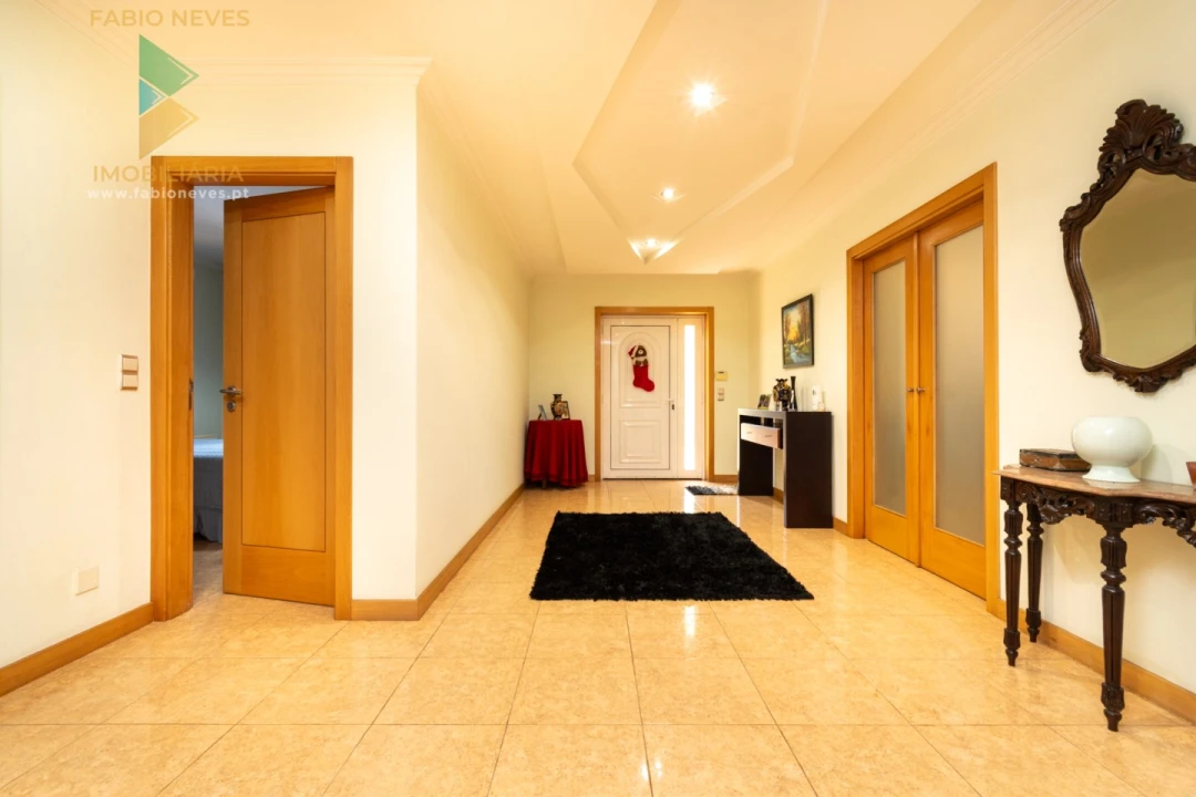 Moradia T4 para Venda em Fornelos e Queijada Foto 6