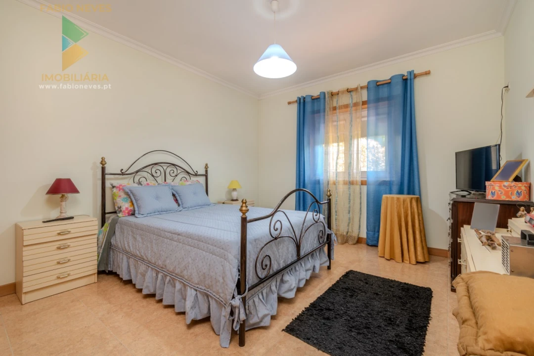 Moradia T4 para Venda em Fornelos e Queijada Foto 9