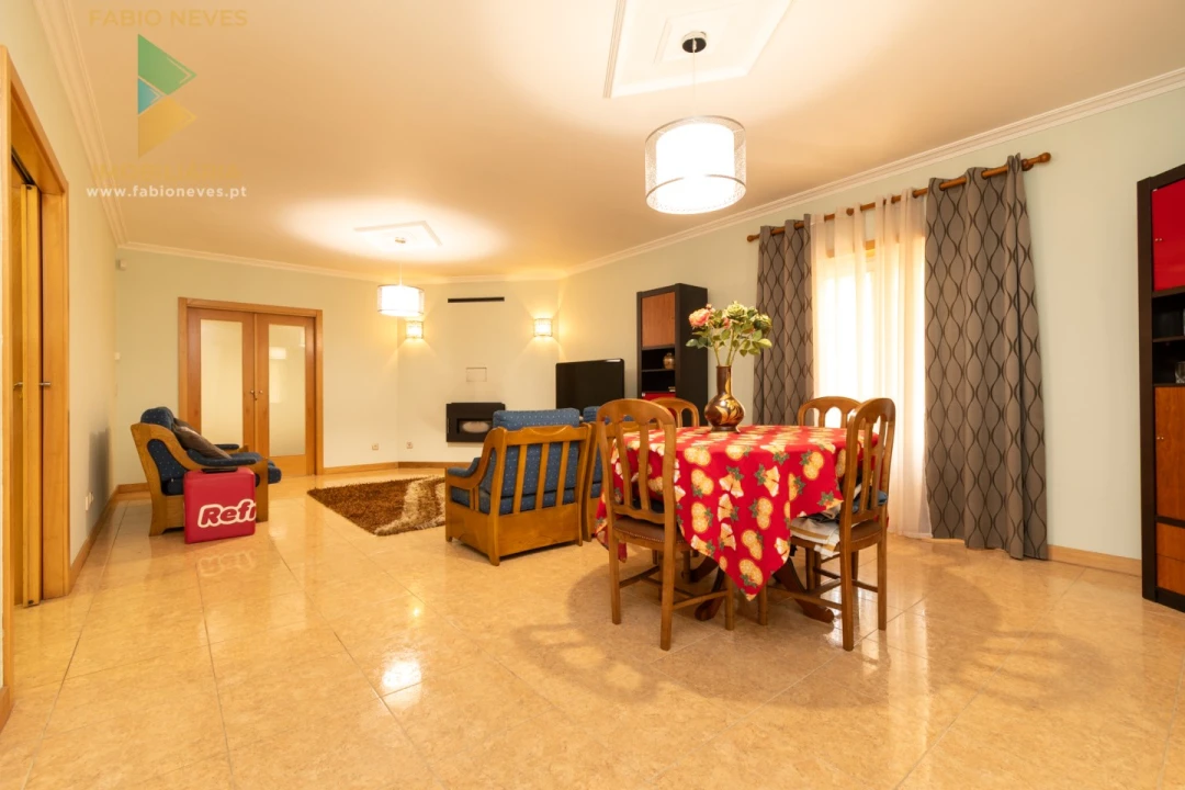 Moradia T4 para Venda em Fornelos e Queijada Foto 21