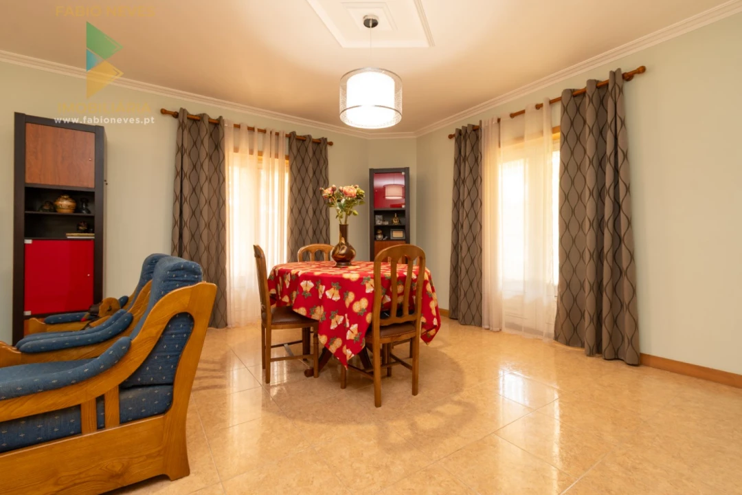 Moradia T4 para Venda em Fornelos e Queijada Foto 22