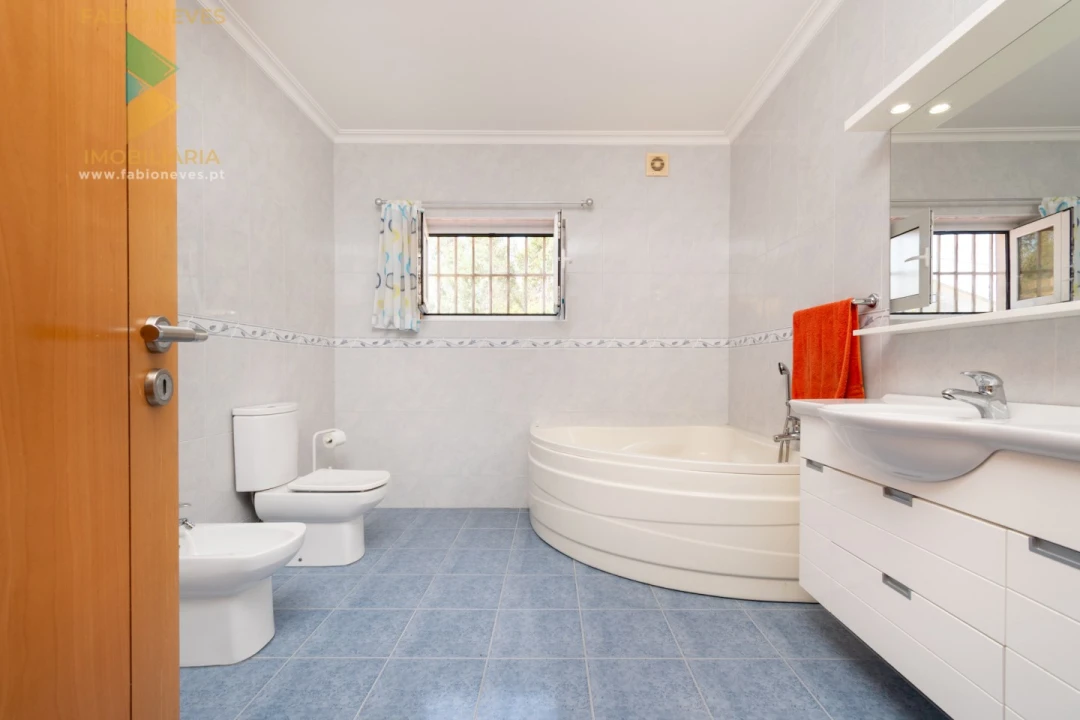 Moradia T4 para Venda em Fornelos e Queijada Foto 33