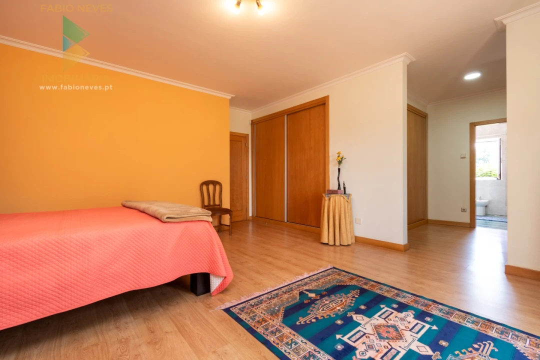 Moradia T4 para Venda em Fornelos e Queijada Foto 35