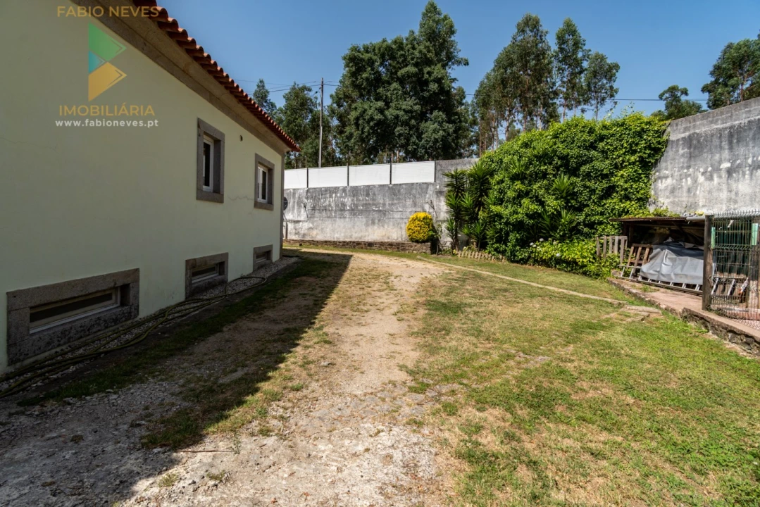 Moradia T4 para Venda em Fornelos e Queijada Foto 44