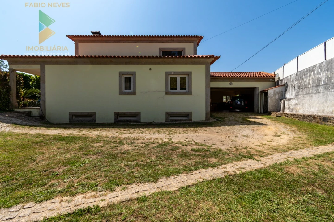 Moradia T4 para Venda em Fornelos e Queijada Foto 45