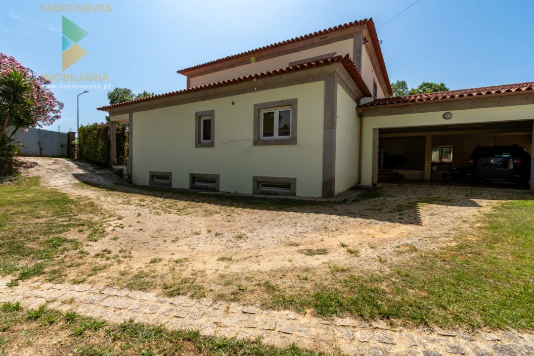 Moradia T4 para Venda em Fornelos e Queijada Foto 46