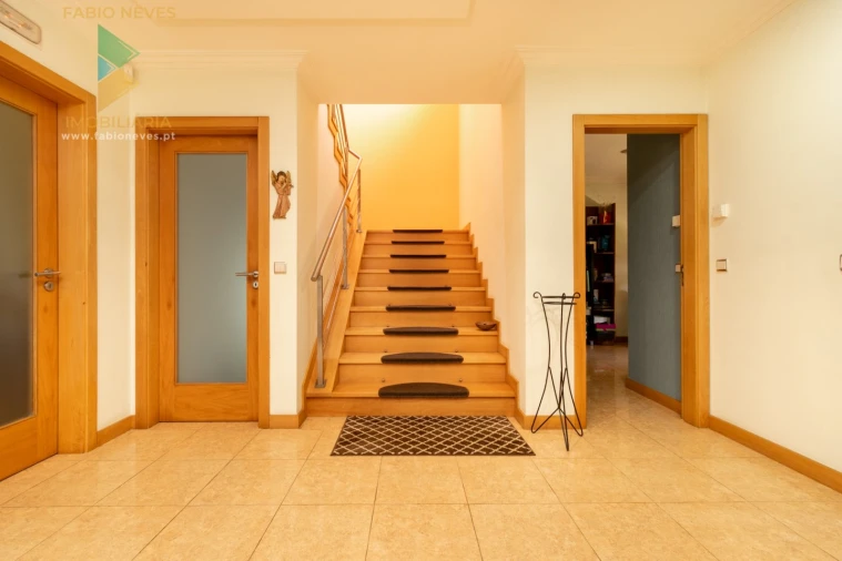 Moradia T4 para Venda em Fornelos e Queijada Foto 25