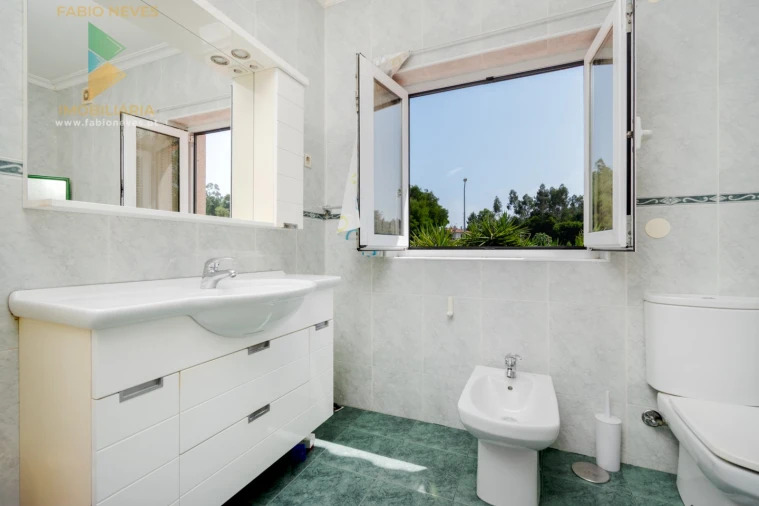 Moradia T4 para Venda em Fornelos e Queijada Foto 37