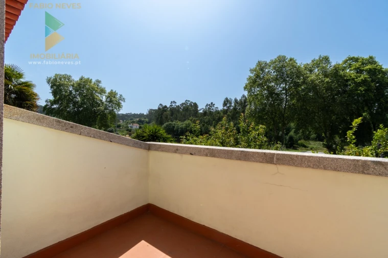 Moradia T4 para Venda em Fornelos e Queijada Foto 39