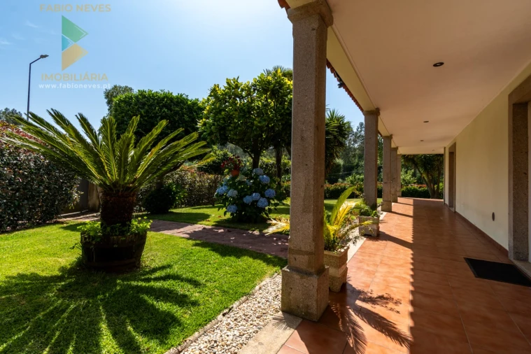 Moradia T4 para Venda em Fornelos e Queijada Foto 4