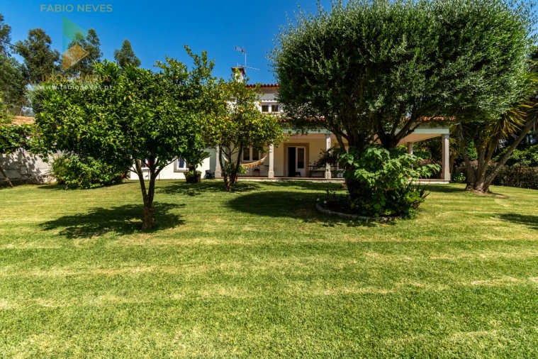 Moradia T4 para Venda em Fornelos e Queijada Foto 2