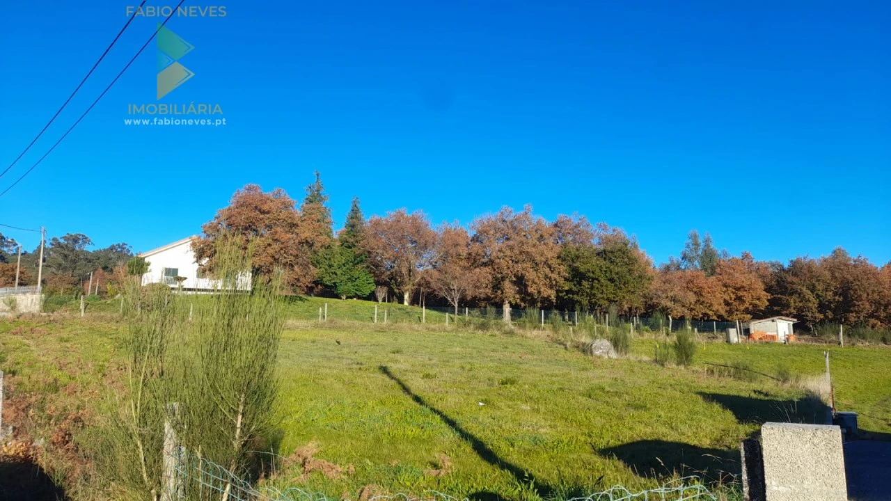 Terreno para Venda em Refoios do Lima Foto 1