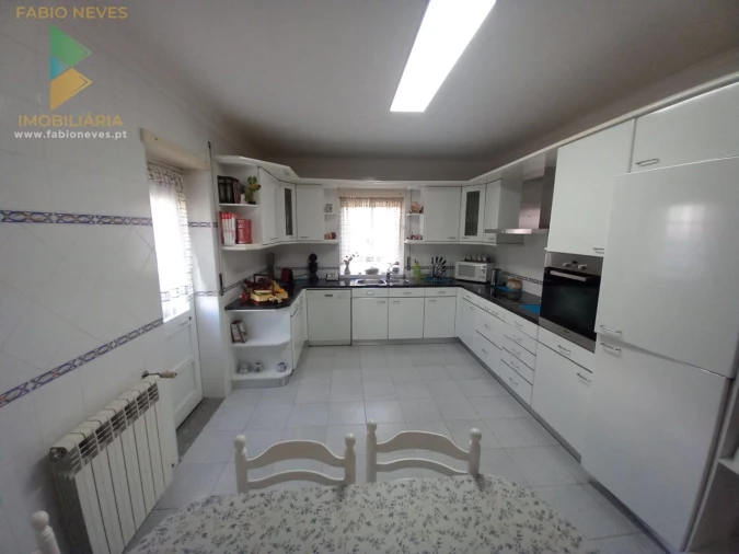 Moradia T5 para Venda em Vila Praia de Ancora Foto 32