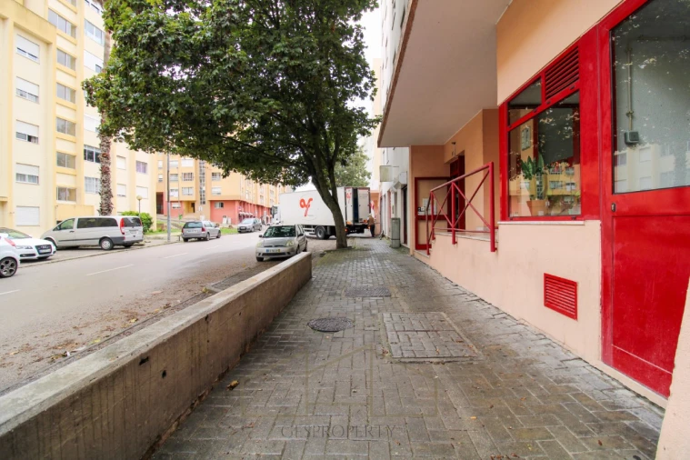 Loja para Venda em Caparica e Trafaria Foto 14