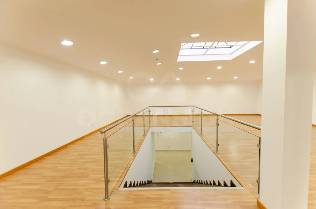 Loja para Arrendamento em São Domingos de Rana Foto 11