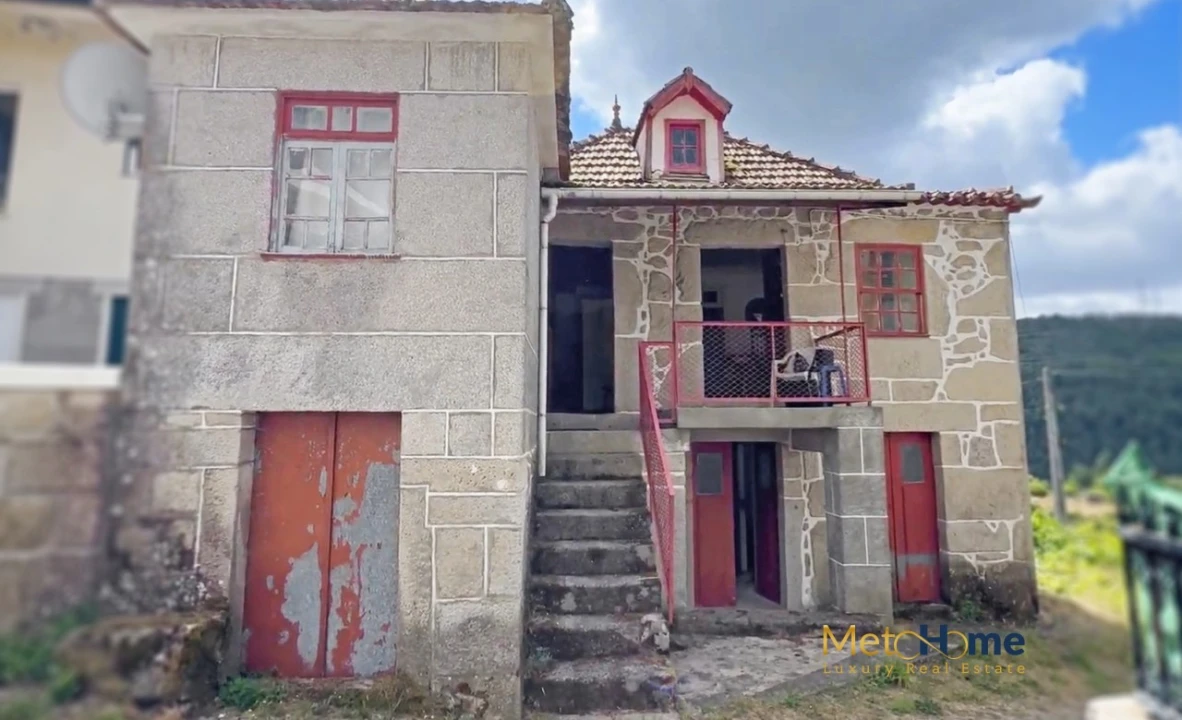 Moradia T3 para Venda em Santiago de Piães Foto 1