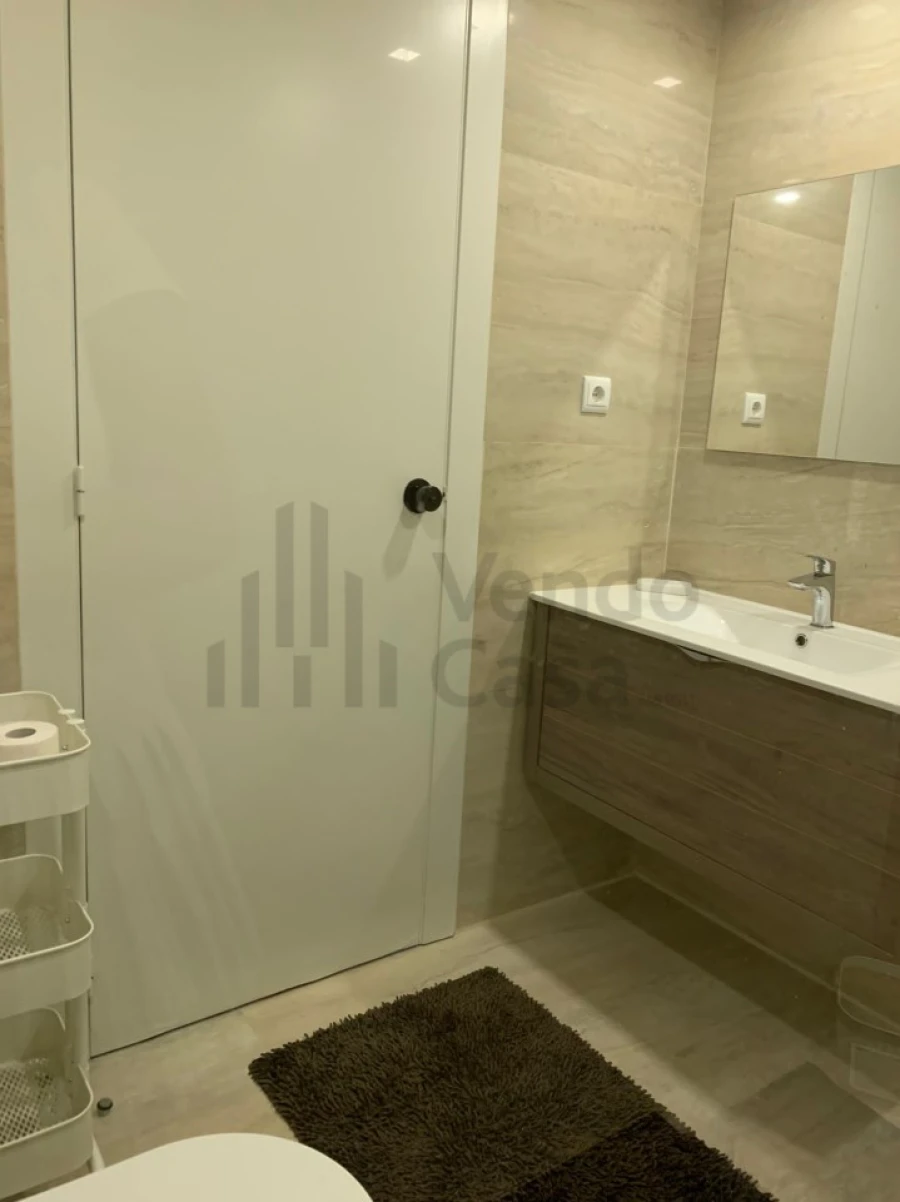 Apartamento T1 para Arrendamento em Quarteira Foto 18