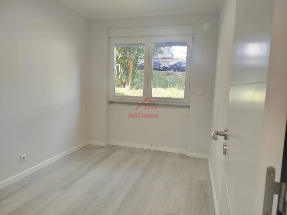 Apartamento T2 para Venda em Benfica Foto 7