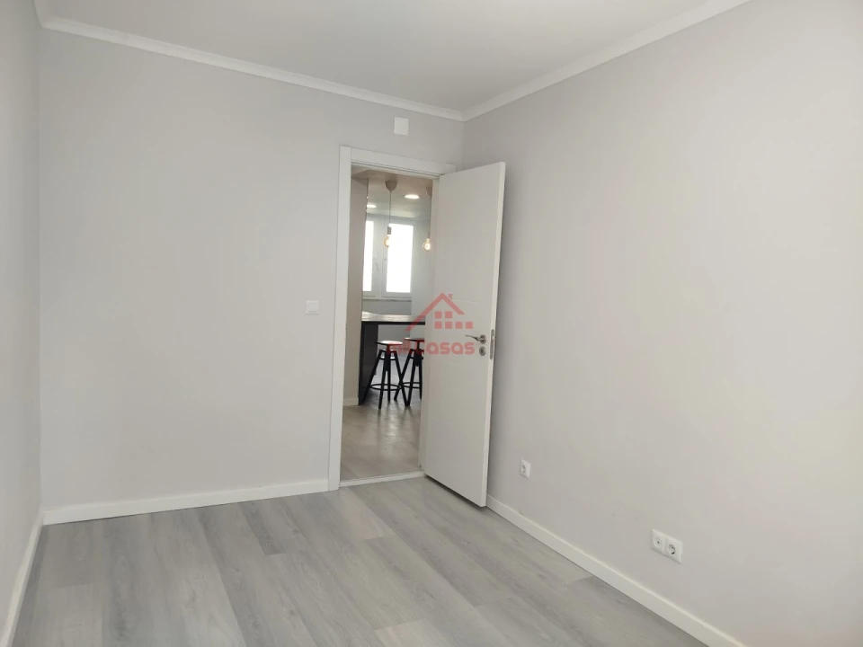 Apartamento T2 para Venda em Benfica Foto 14