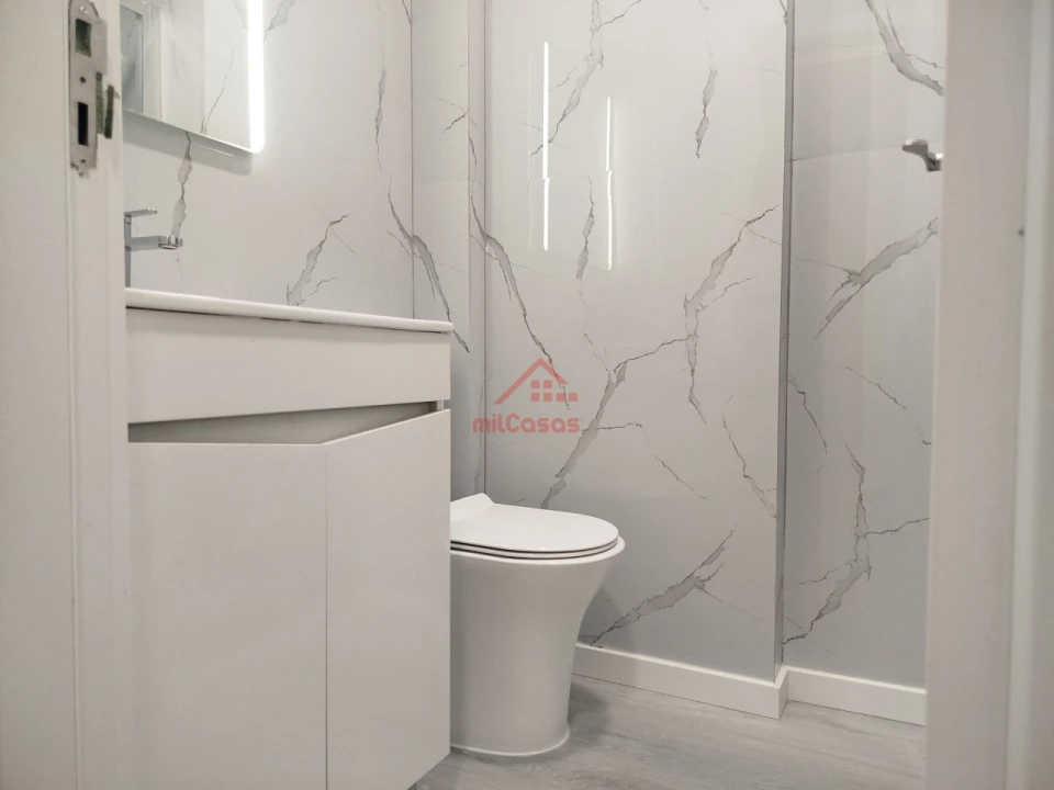 Apartamento T2 para Venda em Benfica Foto 23