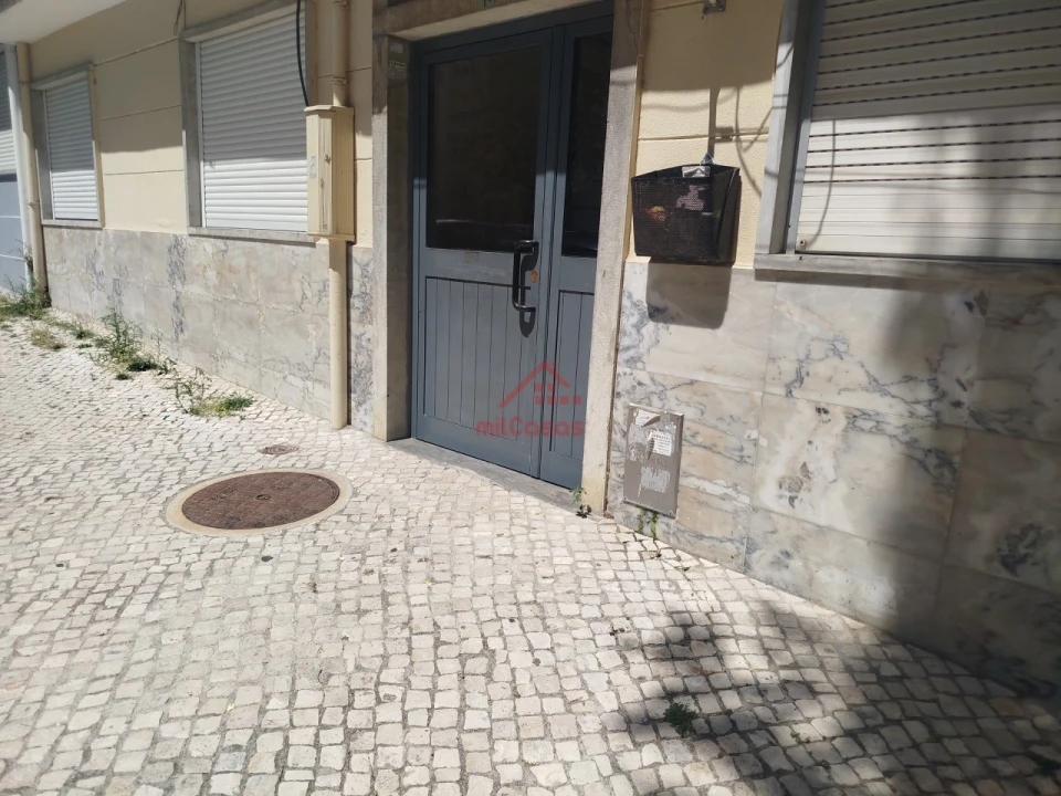 Apartamento T2 para Venda em Benfica Foto 28