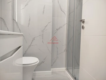 Apartamento T2 para Venda em Benfica