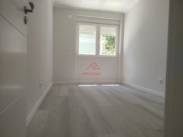 Apartamento T2 para Venda em Benfica