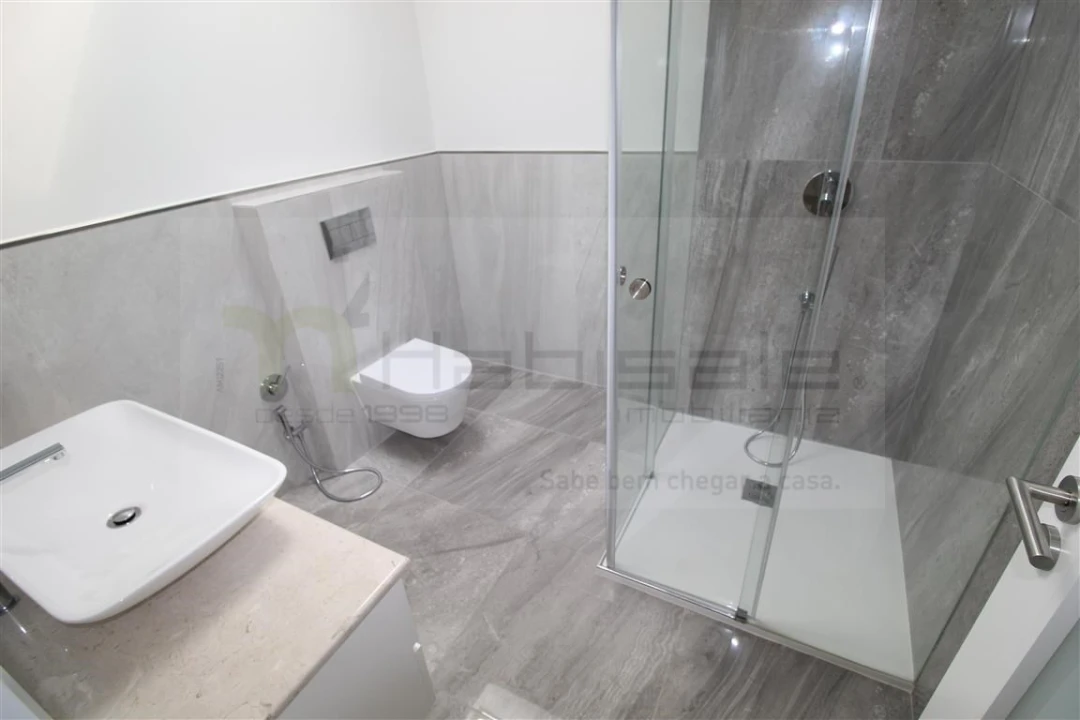 Apartamento T2 para Venda em Massamá e Monte Abraão Foto 22