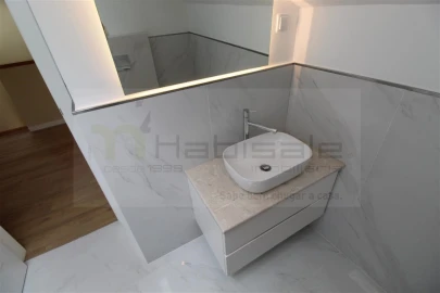 Apartamento T2 para Venda em Massamá e Monte Abraão