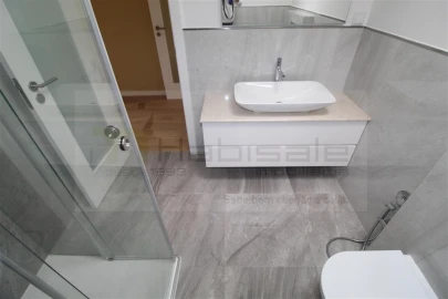 Apartamento T2 para Venda em Massamá e Monte Abraão