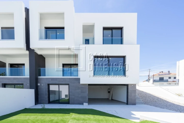 Moradia T4 para Venda em Corroios Foto 64