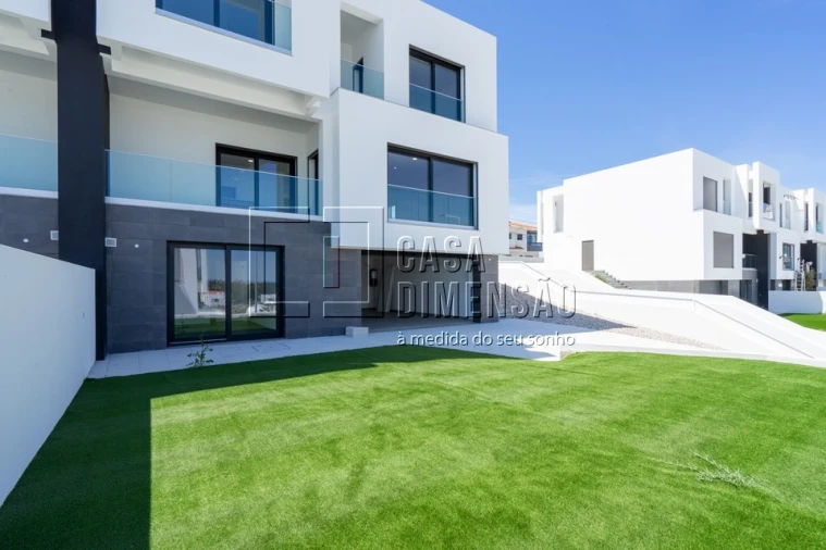 Moradia T4 para Venda em Corroios Foto 65