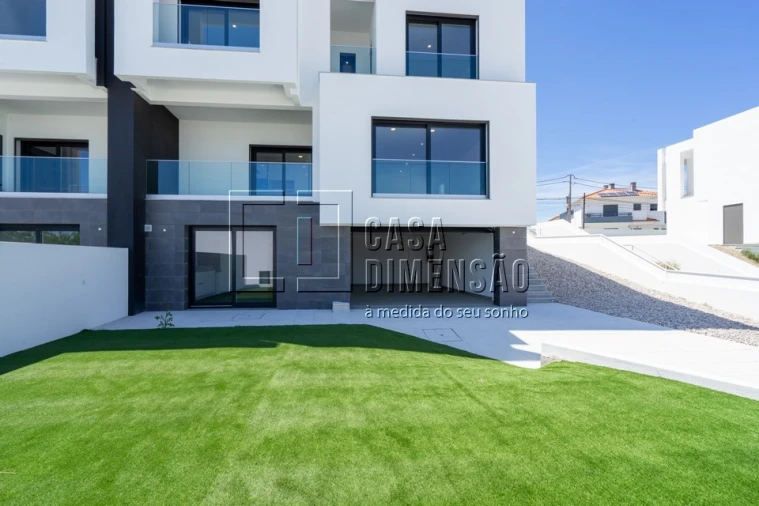 Moradia T4 para Venda em Corroios Foto 66