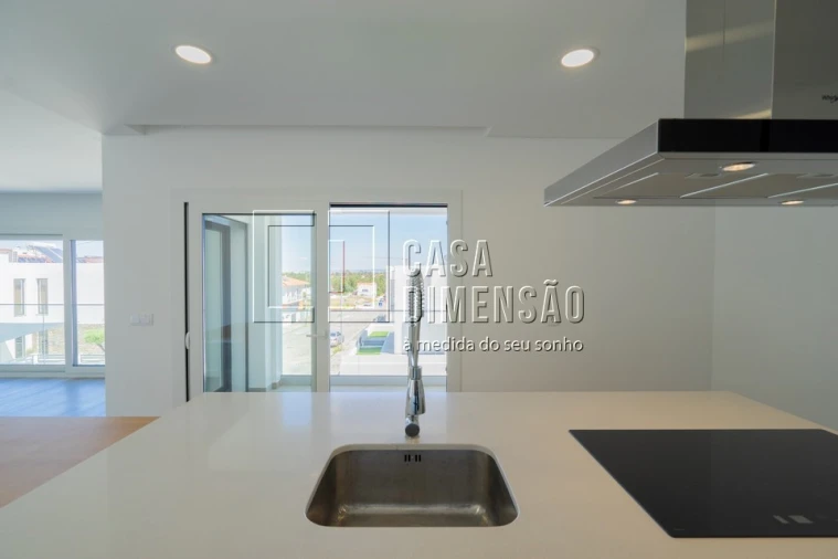 Moradia T4 para Venda em Corroios Foto 19